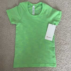 Lululemon New Swiftly tech Short sleeve Race Length Scream green size 2